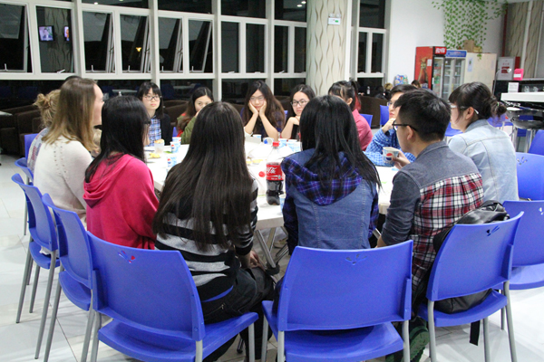 法国交换生茶话会其乐融融