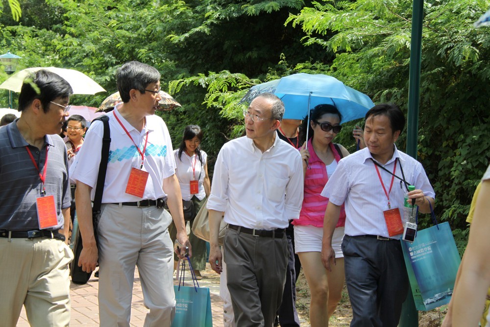 2774747.jpg 2774747.jpg