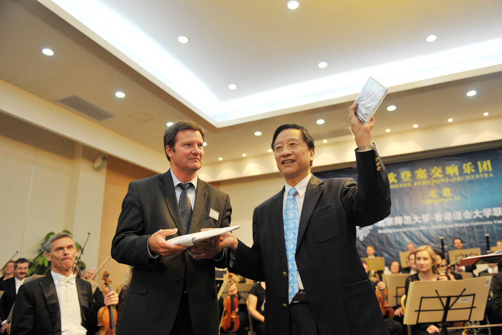 20110520-110250.jpg 20110520-110250.jpg